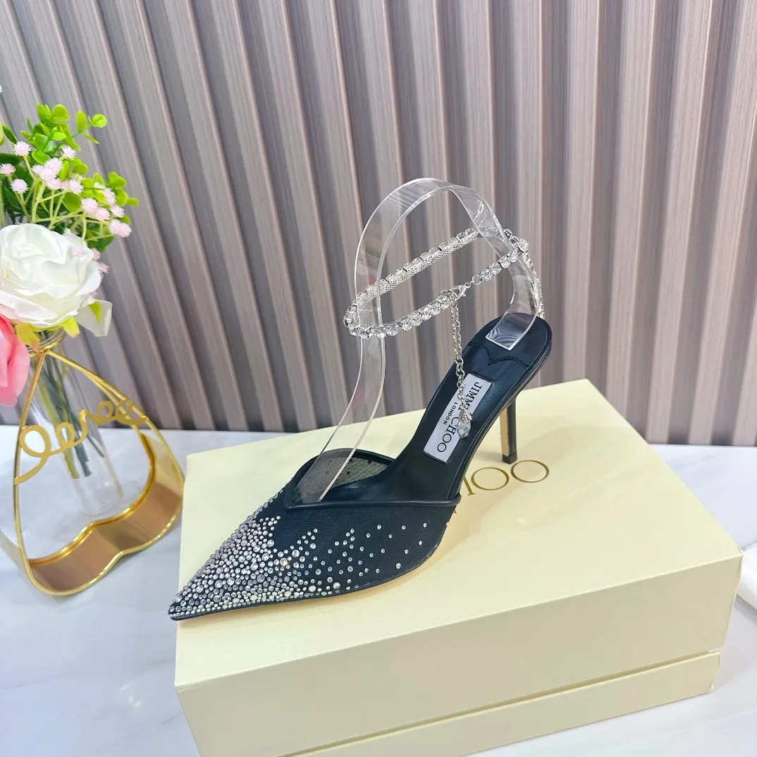 👟👟Ex-factory price 700👟👟 JIMMY CHOO (Jimmy CHOO) 💝💝💝 is a very comprehensive noble fashion lifestyle brand, with a series of women's high-heeled, medium-heeled, flat-heeled sandals with the same strap from major fashion bloggers and celebrities in Hong Kong and the United States.  The Australian pointed toe, round toe and square toe series are simply beautiful. Fall in love with elegance and playful sense of the future. Just by looking at them, you want to own them immediately, but you can really think about a pair of exquisite high heels~~~~~~~~~~~~~~~~~ 💝This series is specially designed for extraordinary and indifferent ladies, thus creating a unique overall effect, Jimmy Choo Design products that inspire women to move forward and show their charm💝💝💝 1⃣️Material: Imported genuine mesh hot diamond 2⃣️Inner: Imported Italian lambskin, super soft and delicate 3⃣️Outsole: Imported Italian original original color genuine leather outsole Heel height 8.5cm (10.0/6.5cm can be made) 4⃣️Code number: 35-39 (34.40.41.42 customized)
